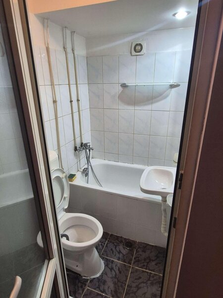 Berceni, Piata Resita